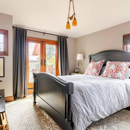 Majestaetisches Heim Koeln *