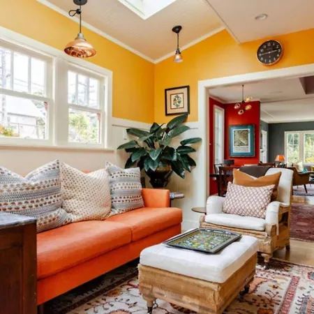 Majestaetisches Heim Koeln